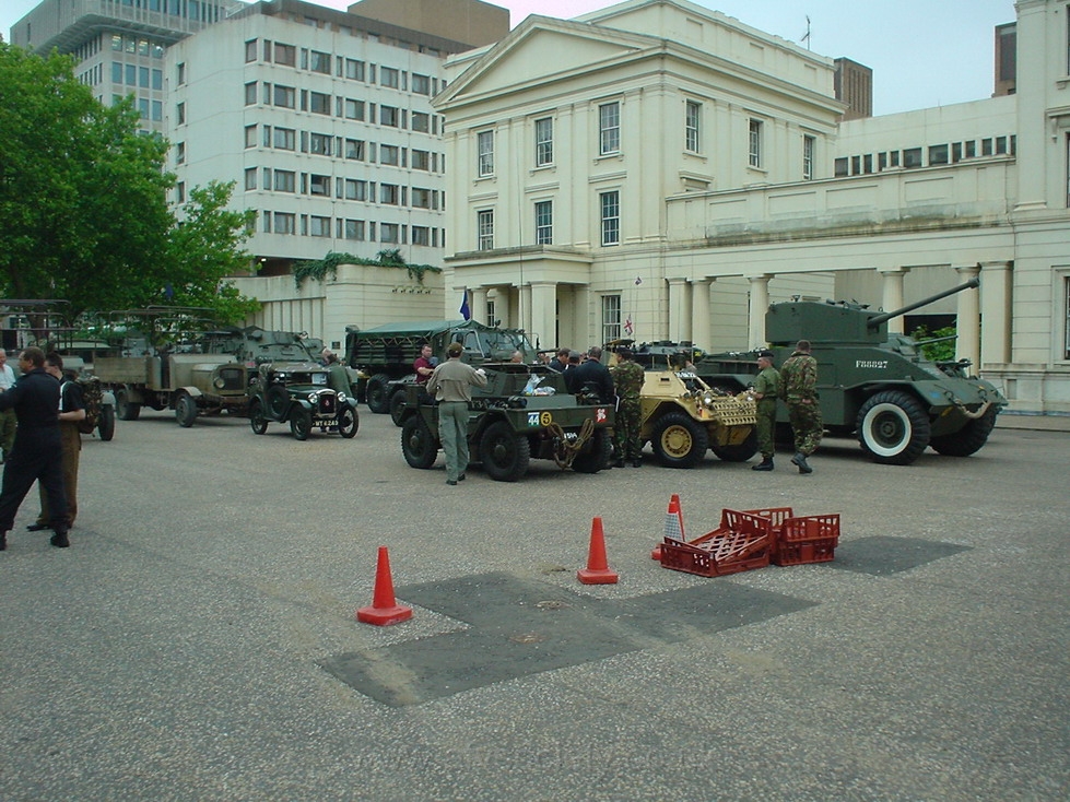 The_Vehicles_AR.JPG